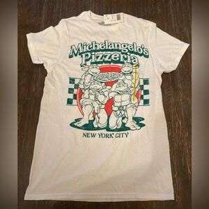 Nickelodeon Teenage Mutant Ninja Turtles White T-Shirt Size Small Pizzeria NYC